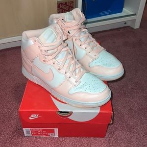 W nike dunk high crimson tint color, womens sz 10, mens 8.5